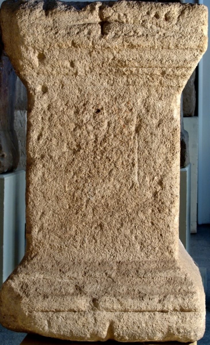 Altar votiv