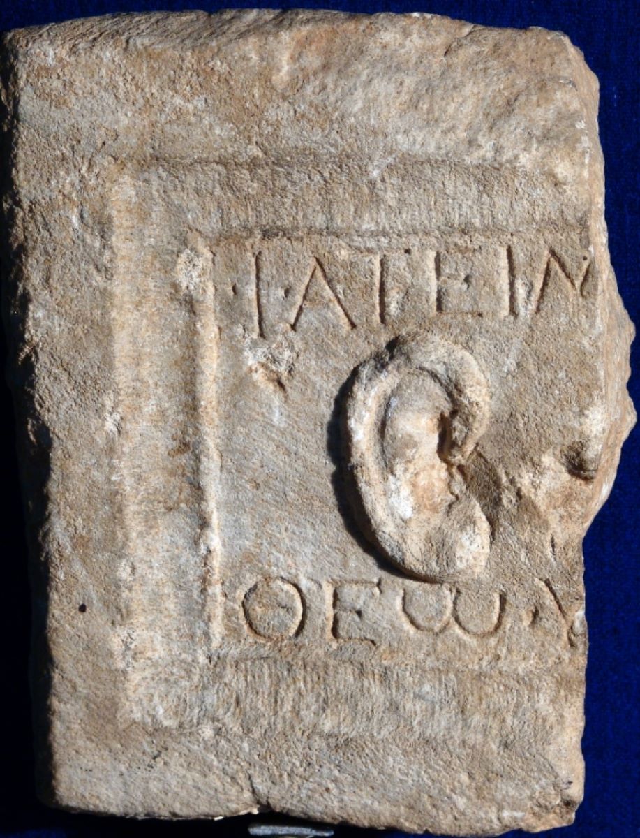 Relief votiv