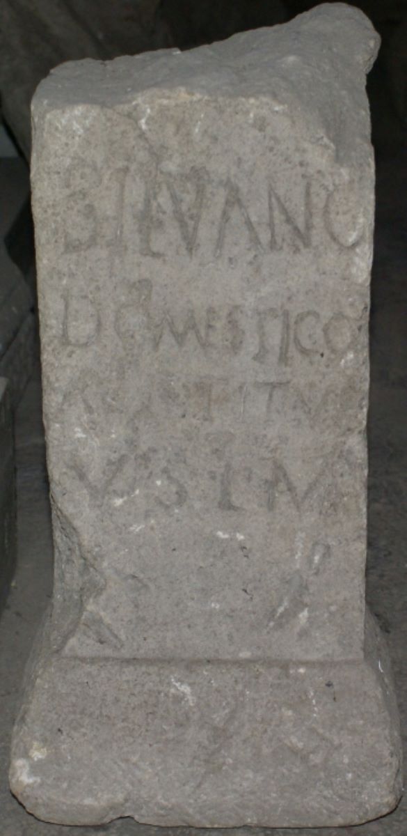 Altar votiv
