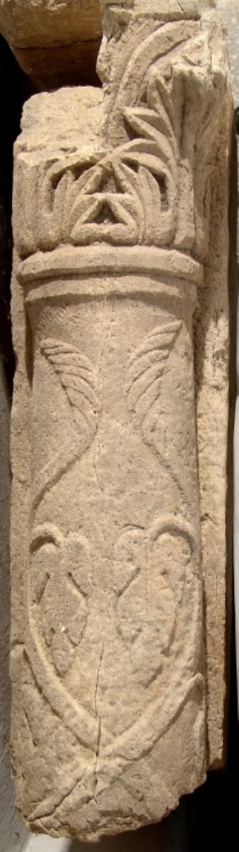 Perete lateral drept de aedicula funerară