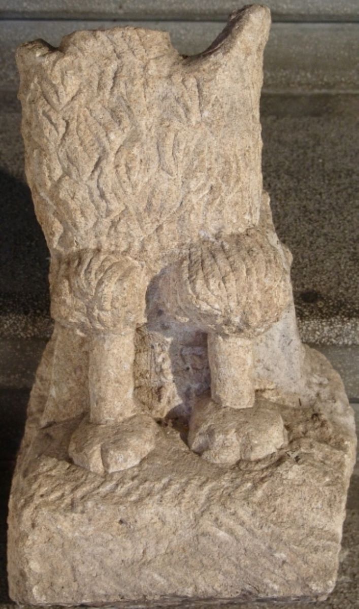 Statuie reprezentând un vultur