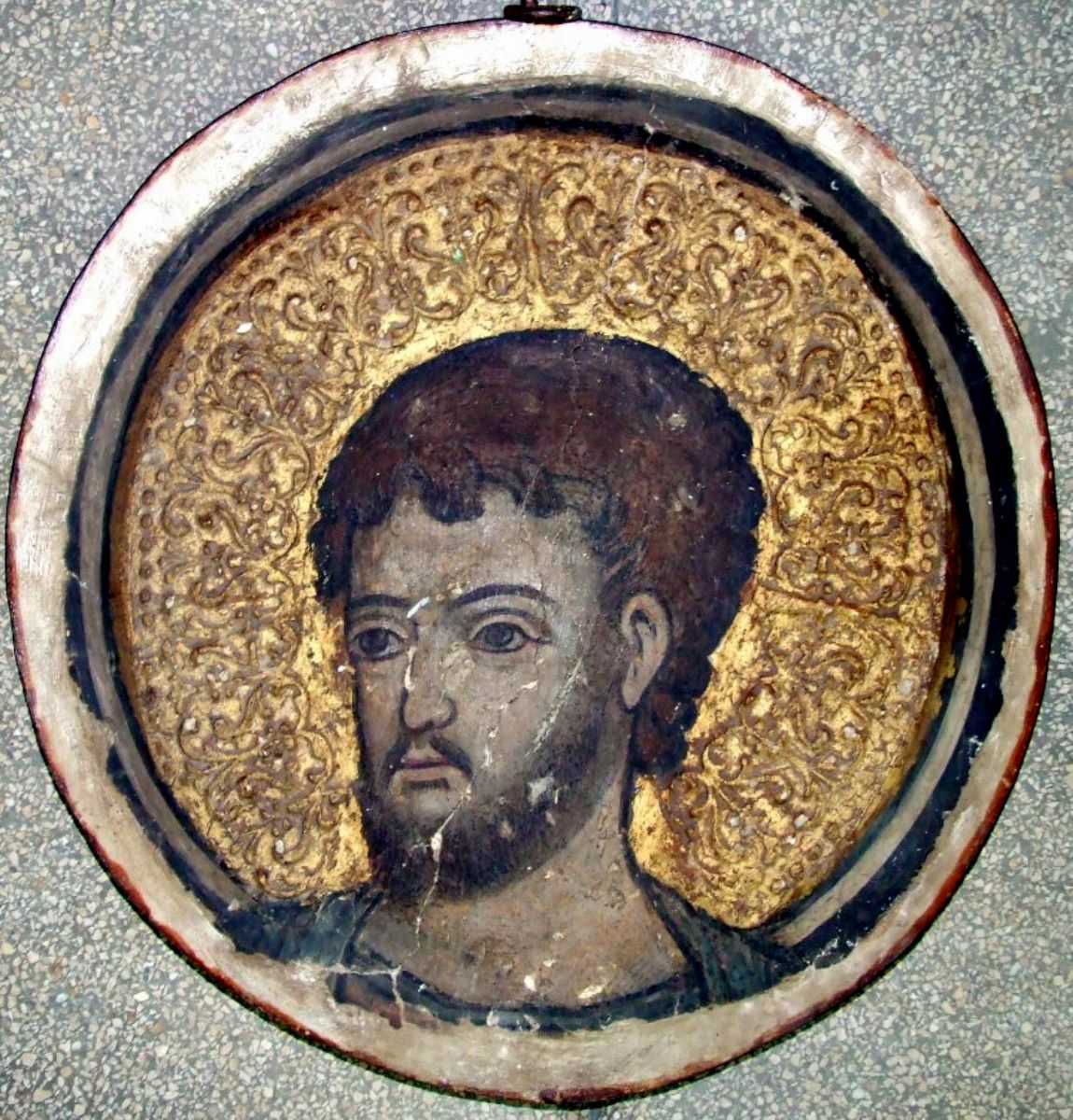 Cap de sfânt - pictură murală religioasă (fragment)