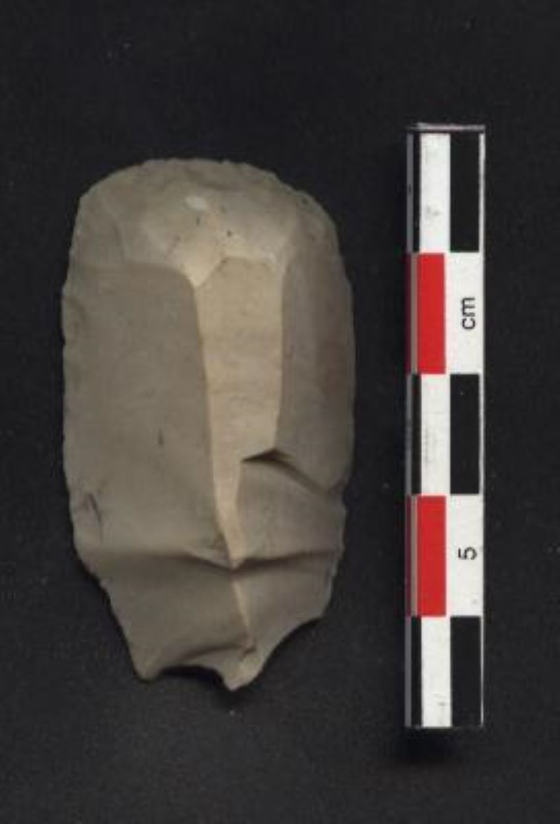Gratoar convex din silex cafeniu-deschis