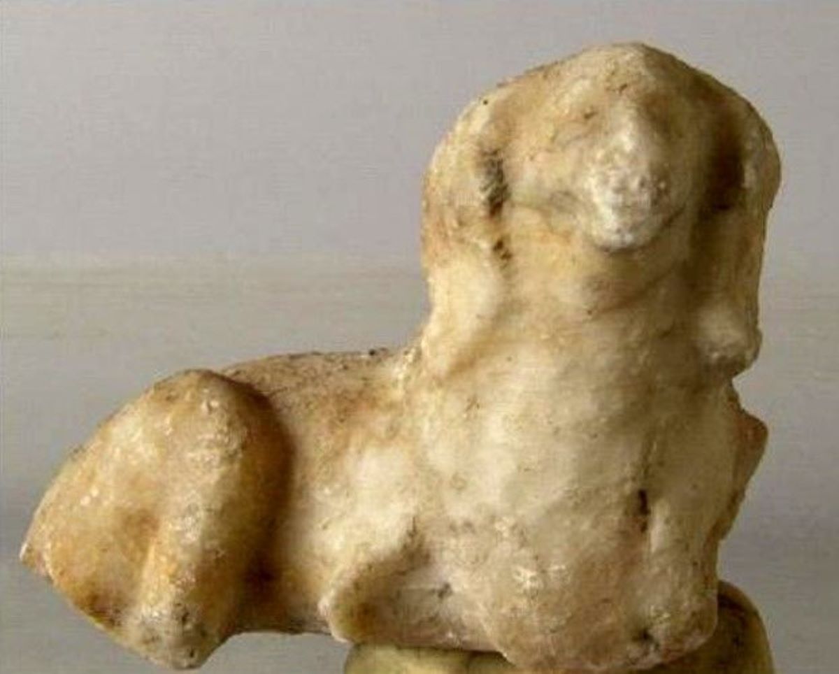 Statuetă reprezentând un miel