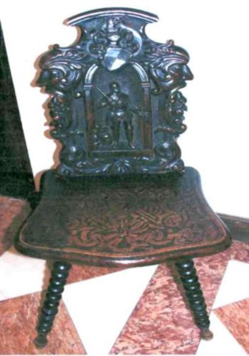 scaun cu cifrul C.C.I. (Carol I)