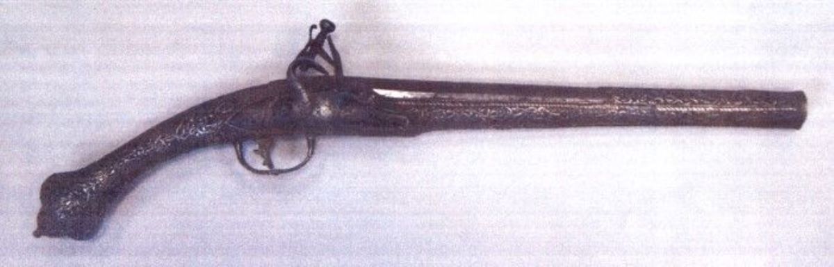 pistol cu cremene