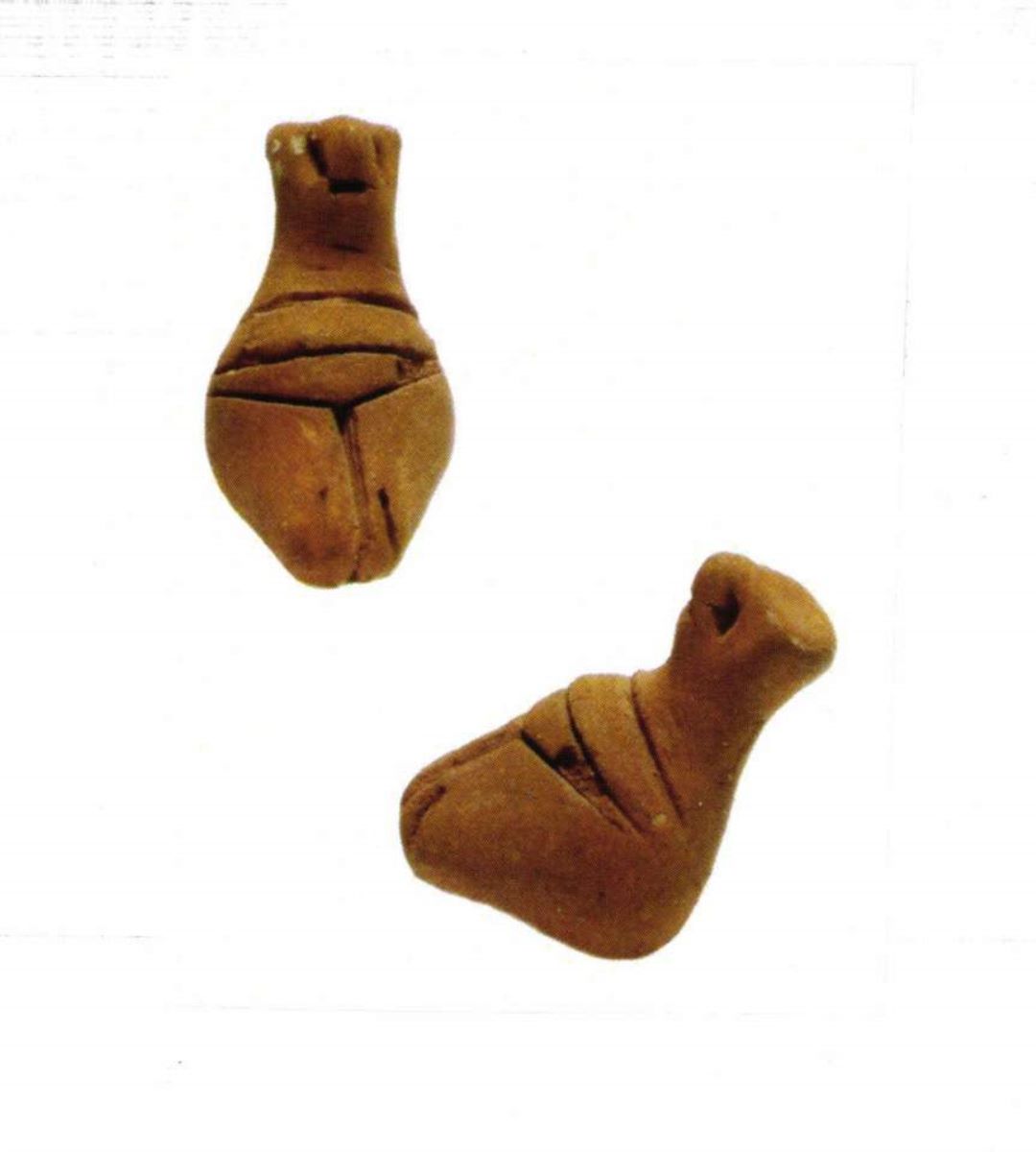 Statuetă antropomorfă feminină