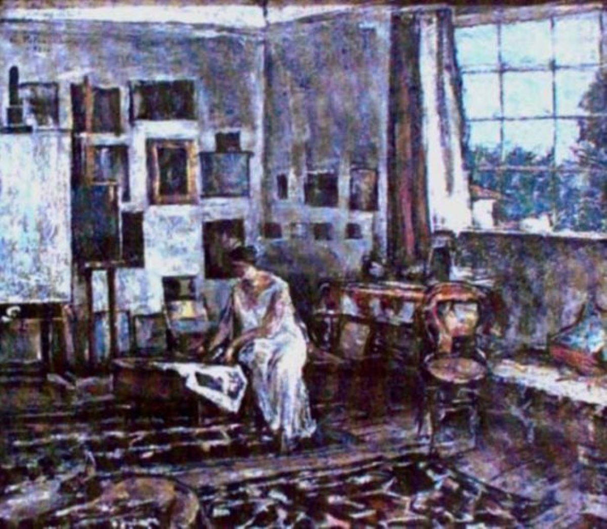 Interior de atelier cu femeie în alb