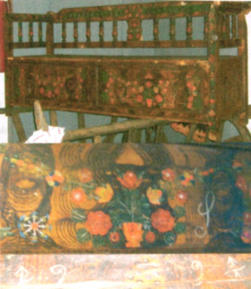 canapea pictată