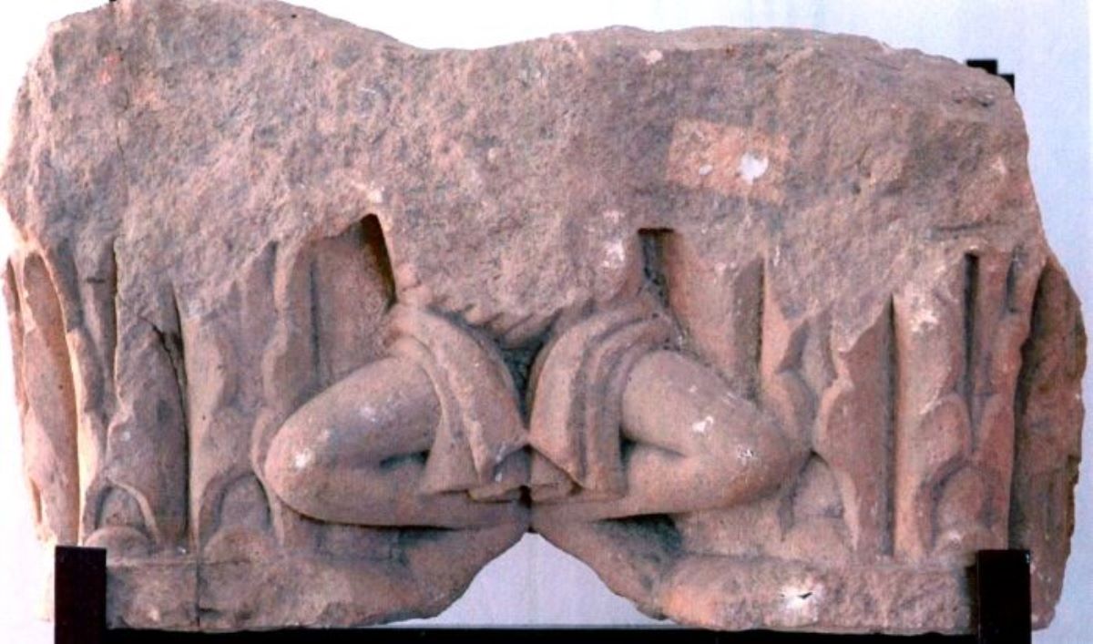 Capitel de coloane îngemănate