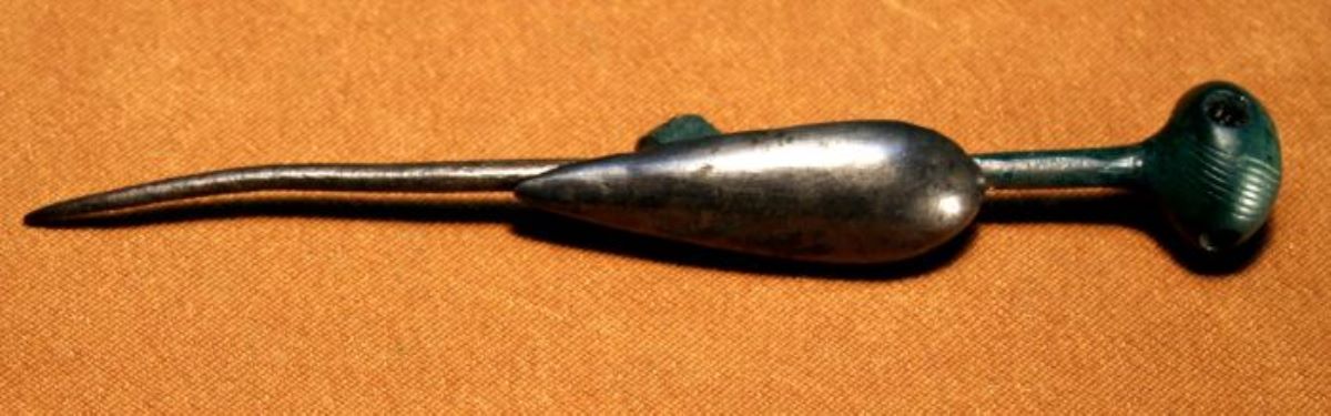 Ac de cusut din bronz