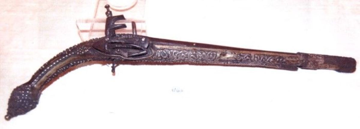 pistol balcanic