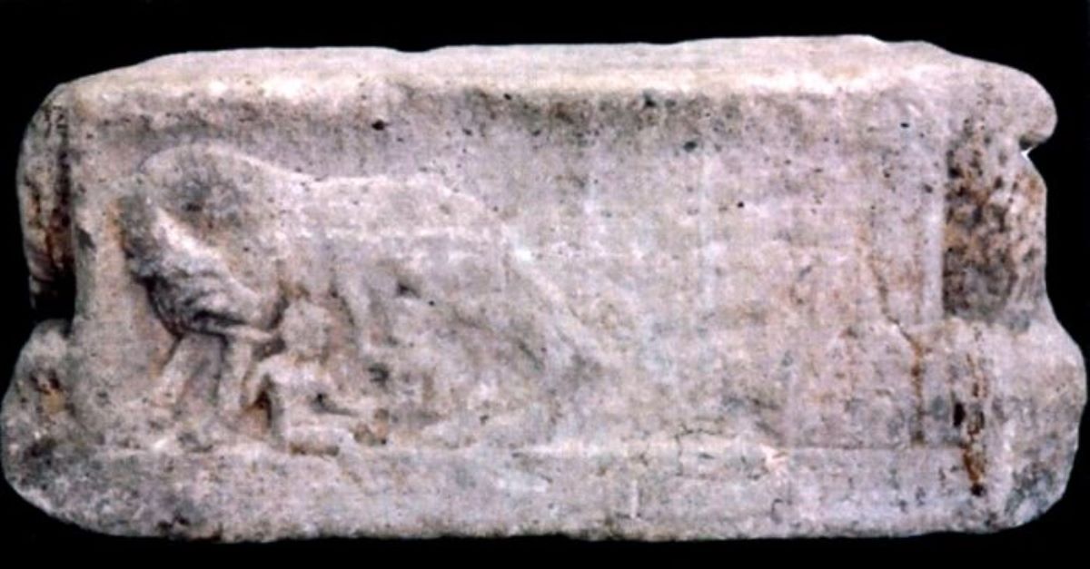 Bază de monument funerar