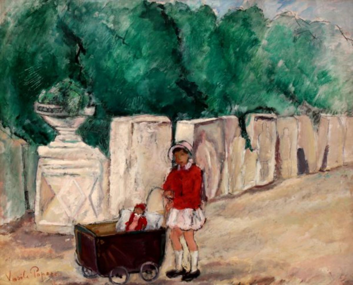 Fetiță în parc