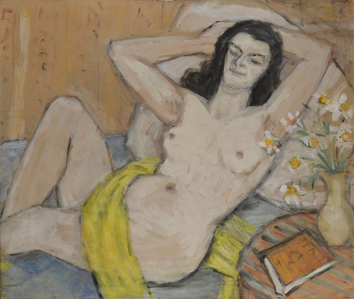 Nud cu eșarfă galbenă