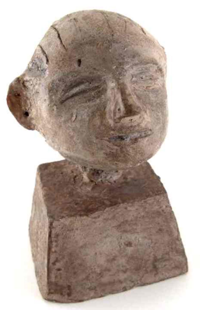 cap de statuetă antropomorfă