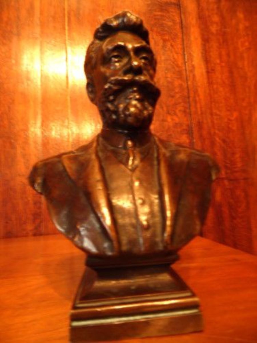 Bustul lui Ion I.C.Brătianu