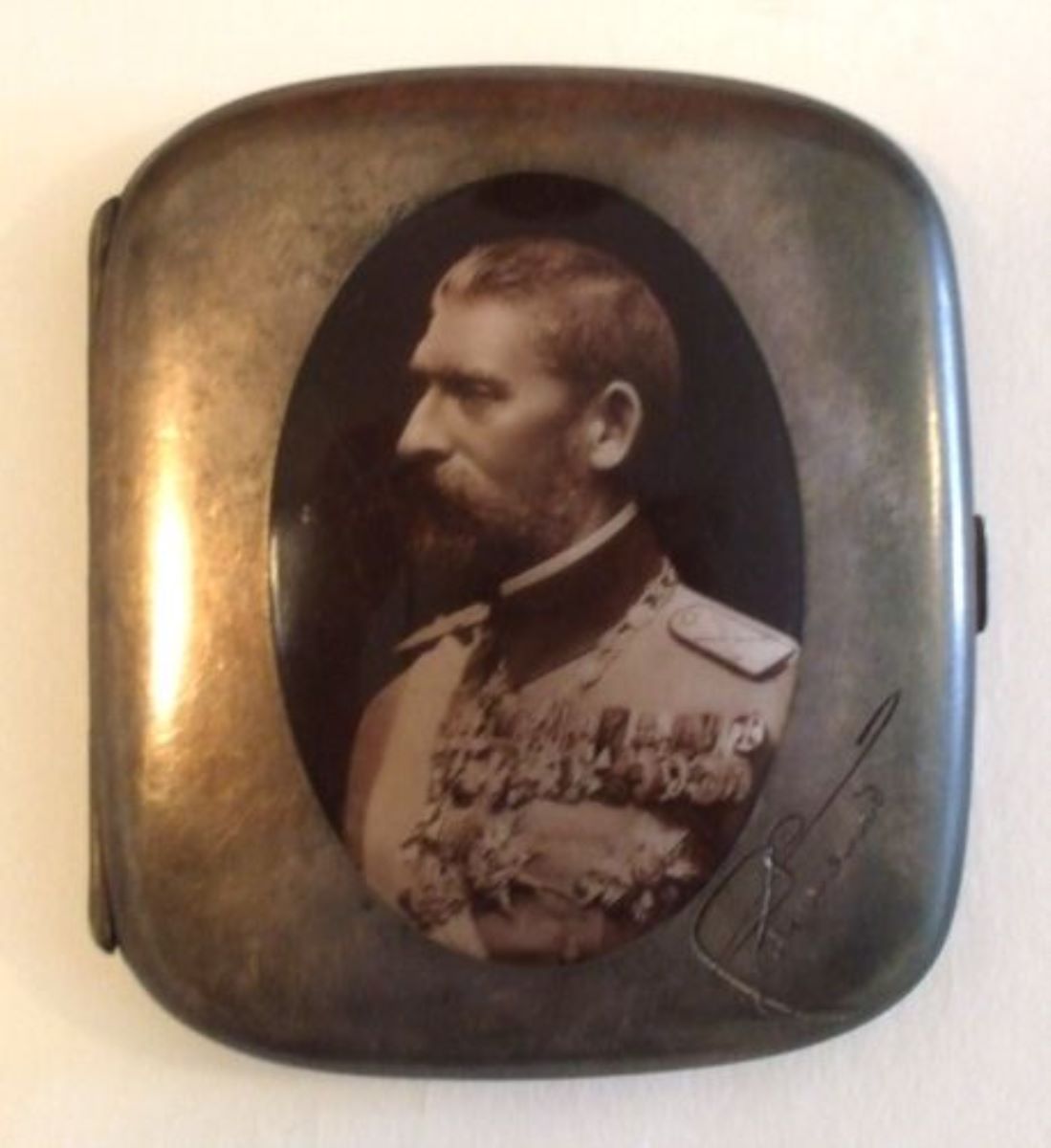 tabacheră cu fotografia regelui Ferdinand I