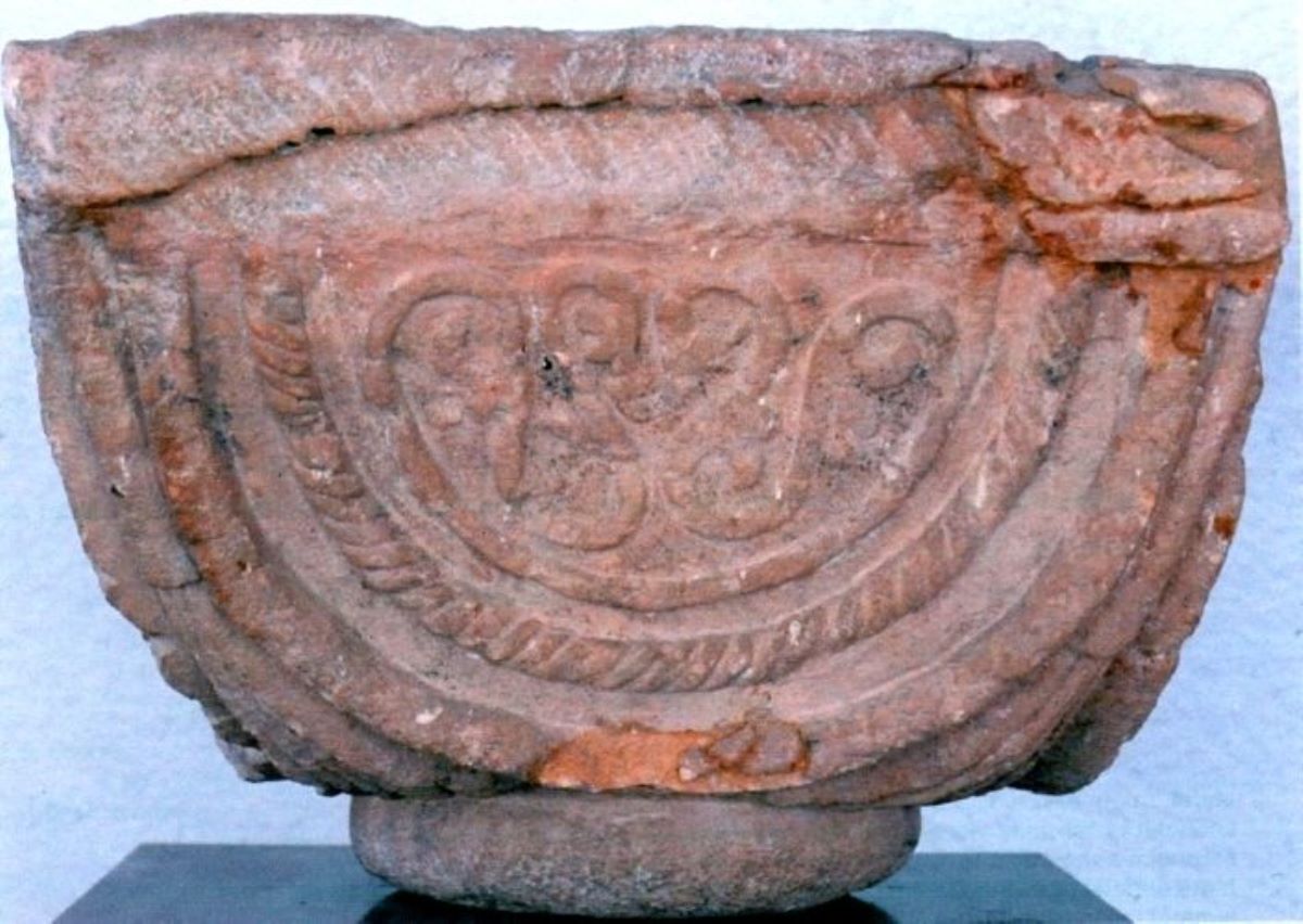 Capitel romanic