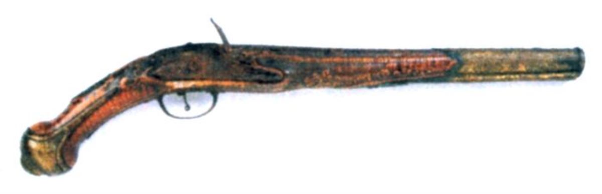 pistol cu cremene