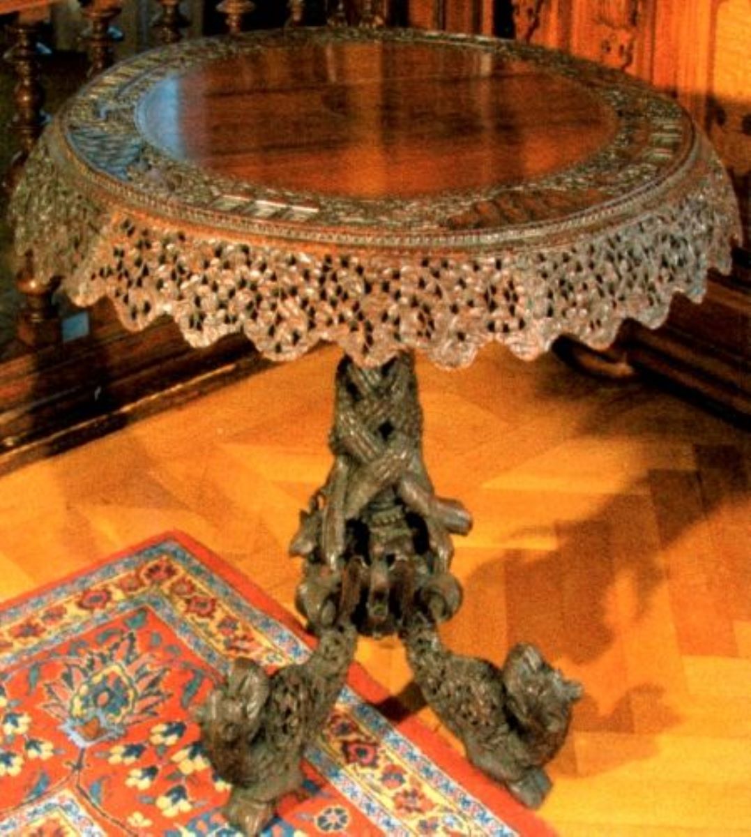Masă circulară