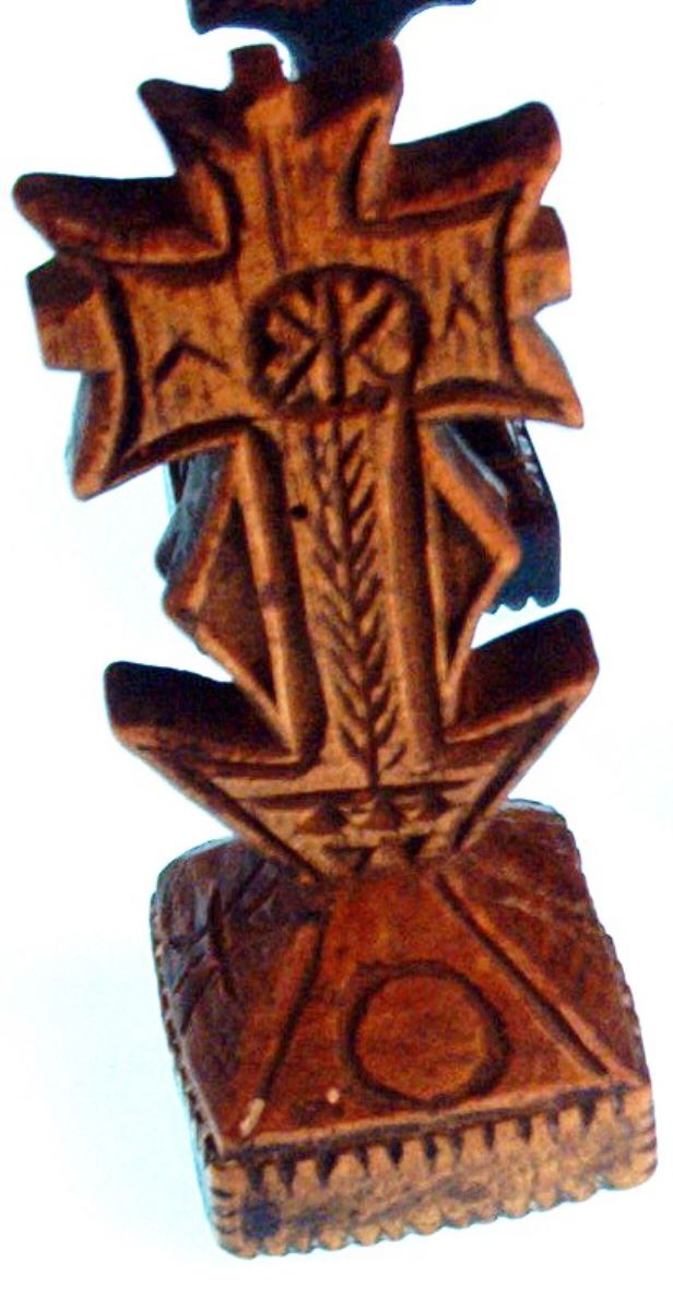 Pecetar cruciform