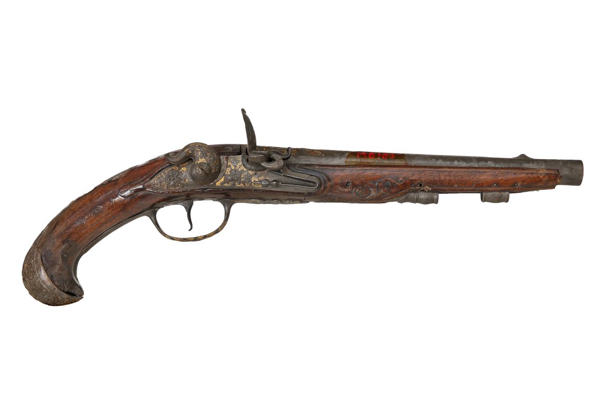 Pistol cu platină cu cremene