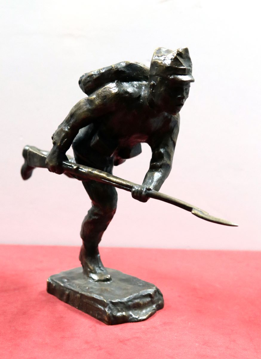 Soldat român la atac