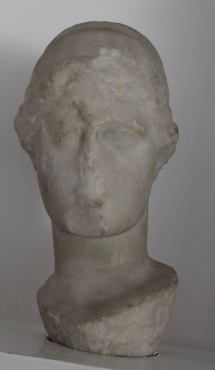 Cap statuie personaj feminin
