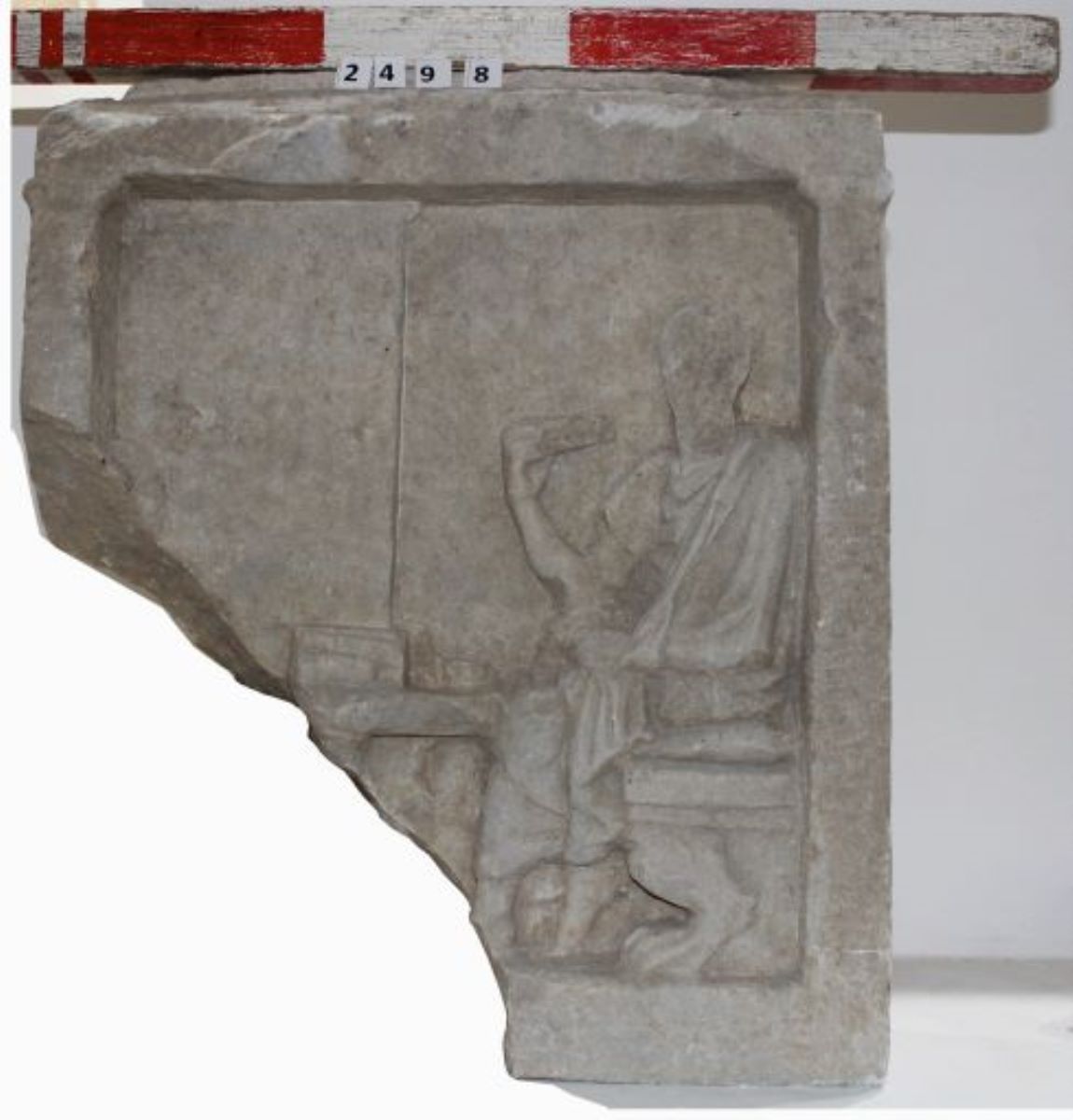 Relief învățător (marmură)