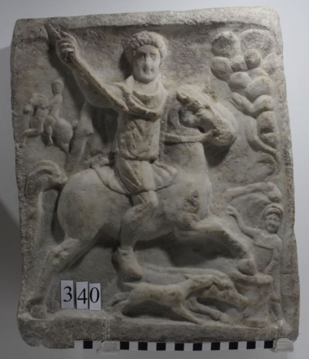 relief cavalerul trac