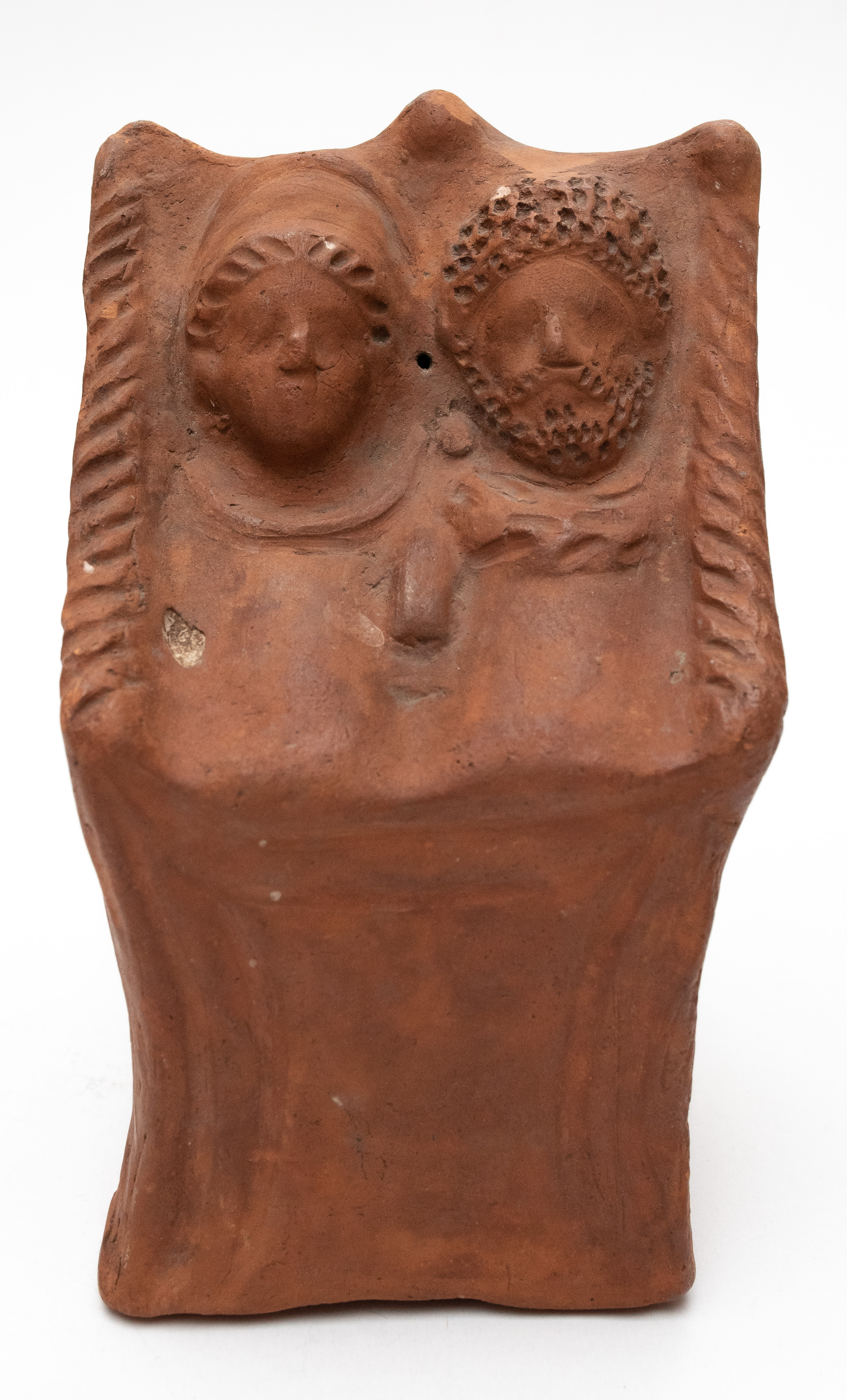 Statuetă votivă reprezentând un cuplu de divinități pe tron